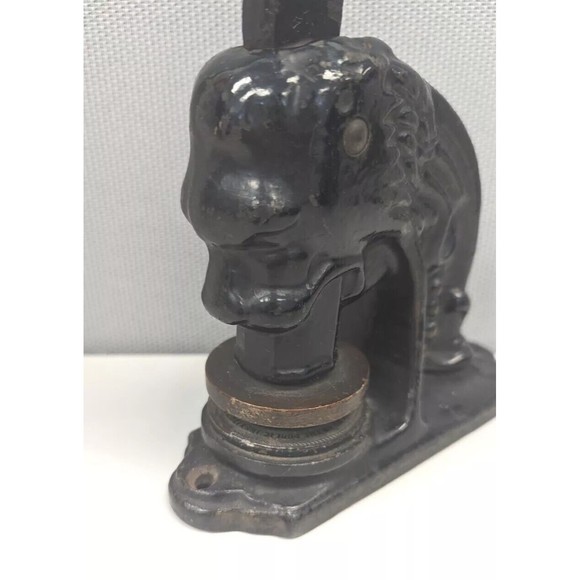 ANTIQUE UNUSUAL GERMANS NY 1902 CAST IRON LEVER PRESS LION HEAD NOTARY EMBOSSER
